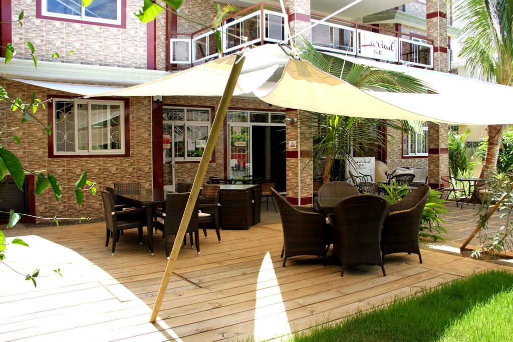 Lariad Bnb Flic en Flac Exterior photo
